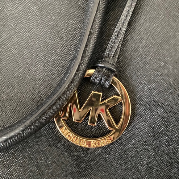 Black Michael Kors Bag with detachable straps - Picture 4 of 10
